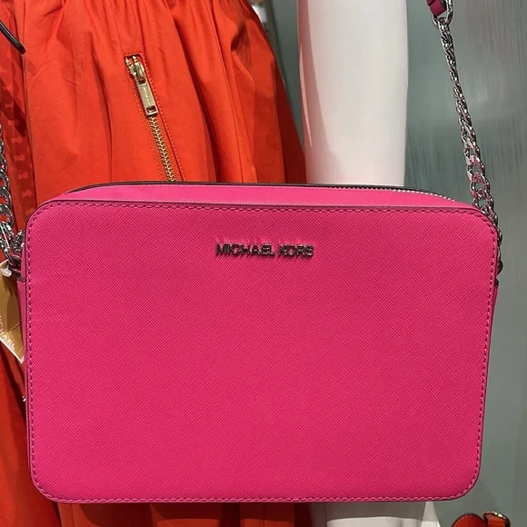 Michael Kors Jet Set Large Saffiano Leather EW Crossbody Bag
Dragonfruit
NWT - Picture 14 of 16